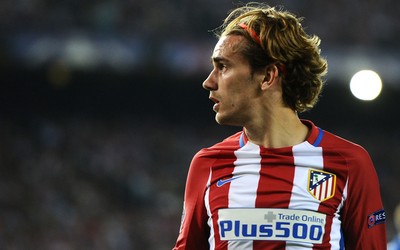 冠竞电竞-伯贝这防守头球解围